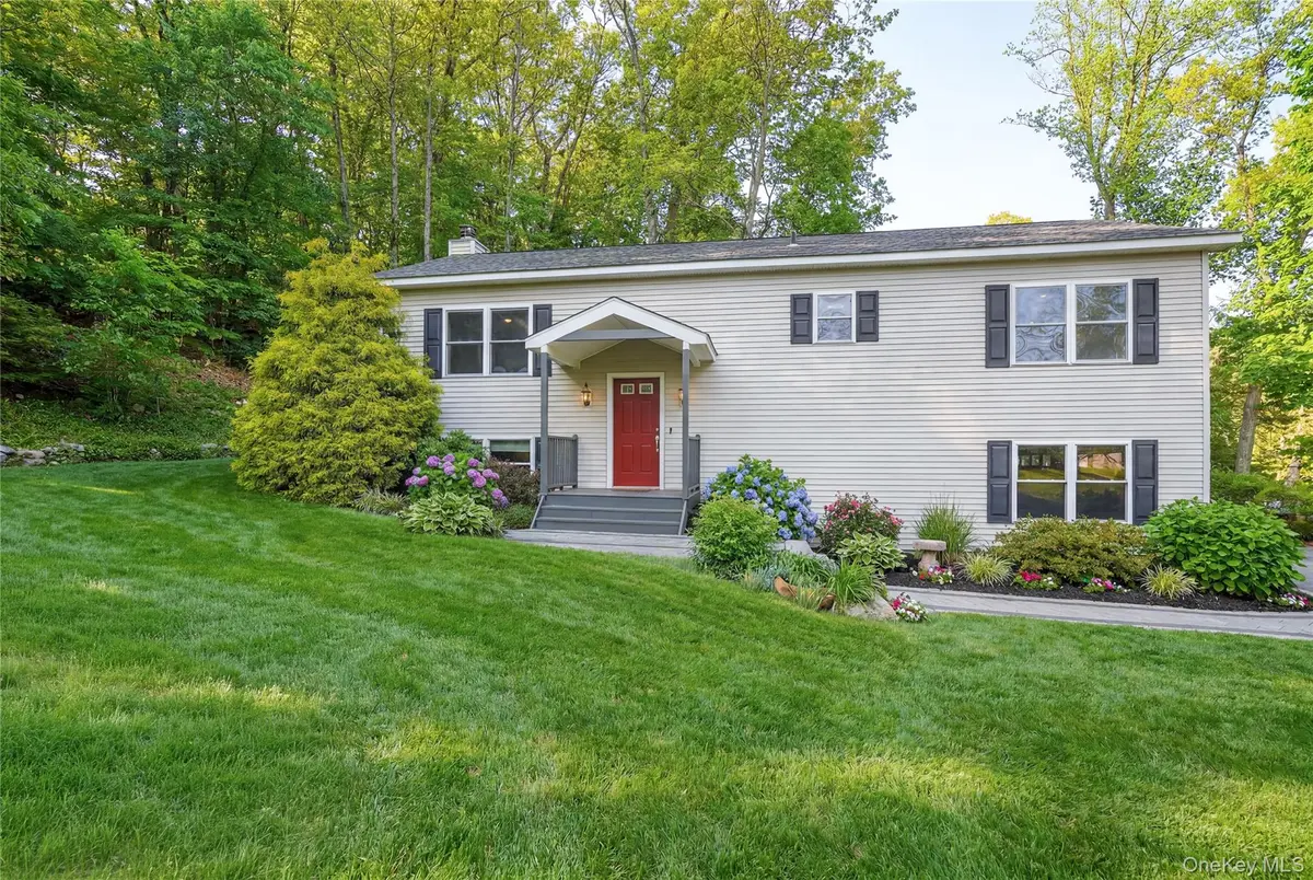 64 Gates DR, Patterson, NY 12563