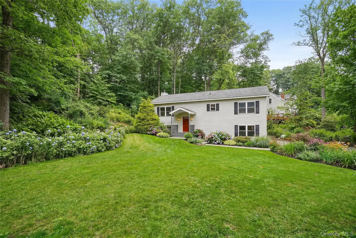 64 Gates DR, Patterson, NY 12563