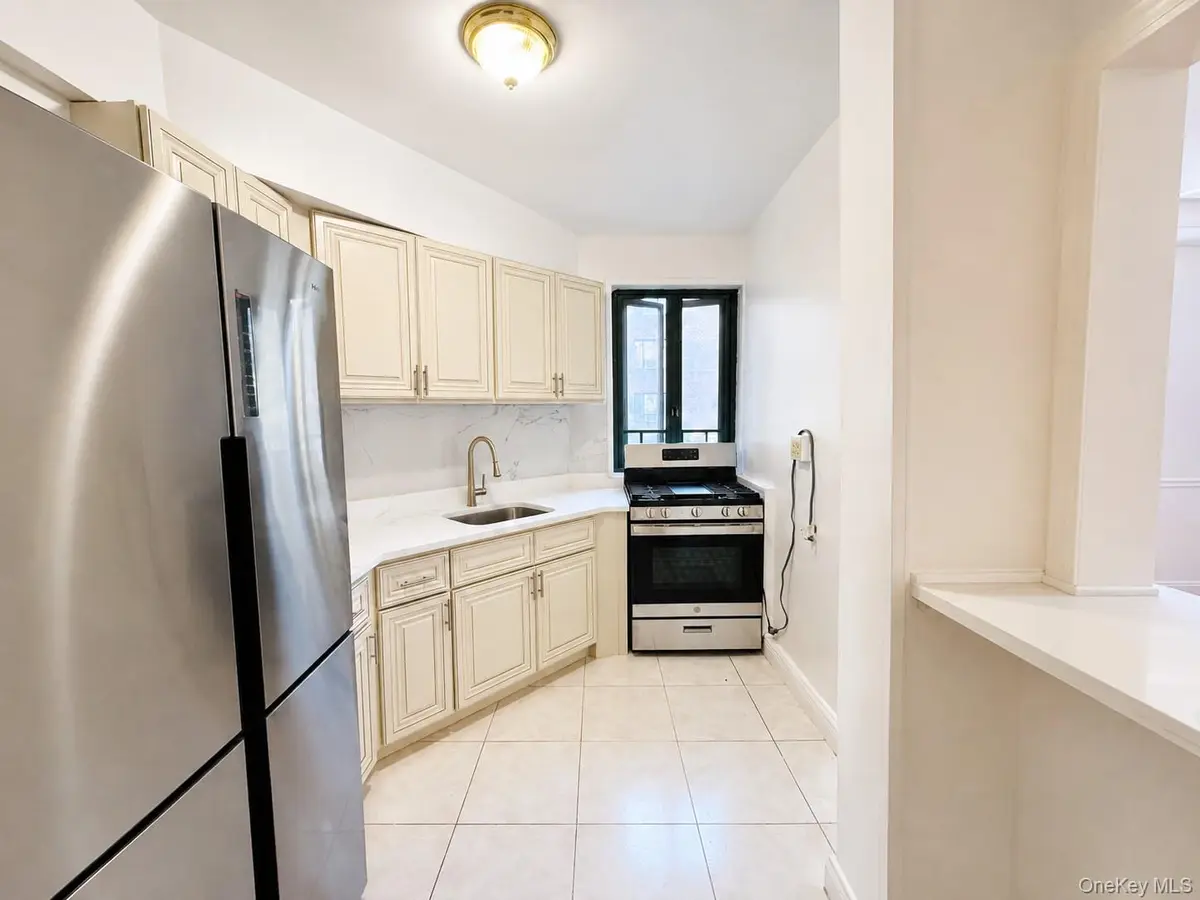 1564 Unionport RD #5A, Bronx, NY 10462