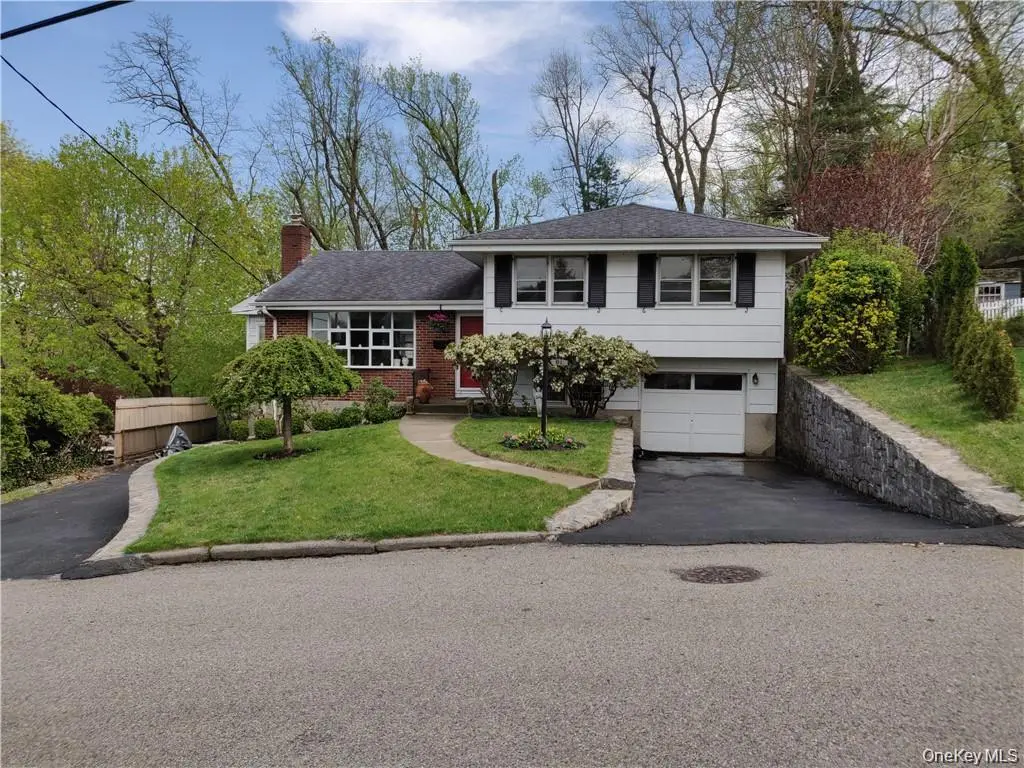 61 Homecrest OVAL, Yonkers, NY 10703