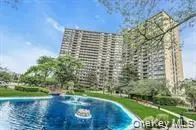 2 Bay Club DR #1Z4, Bayside, NY 11360