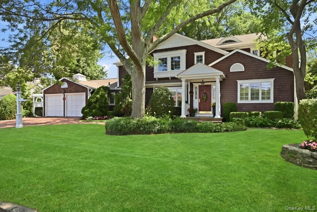 130 Fairview RD, Massapequa, NY 11758