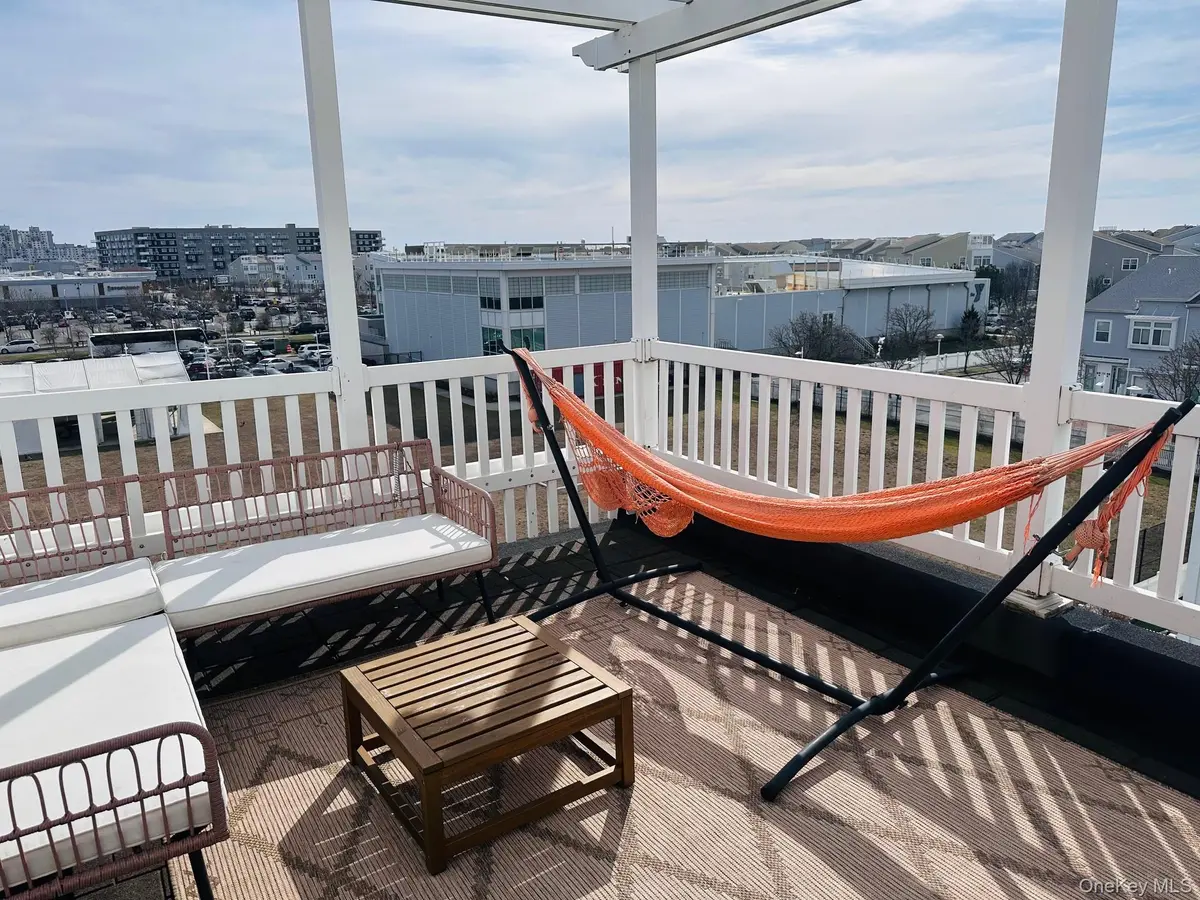 244 Beach Breeze PL #B, Arverne, NY 11692