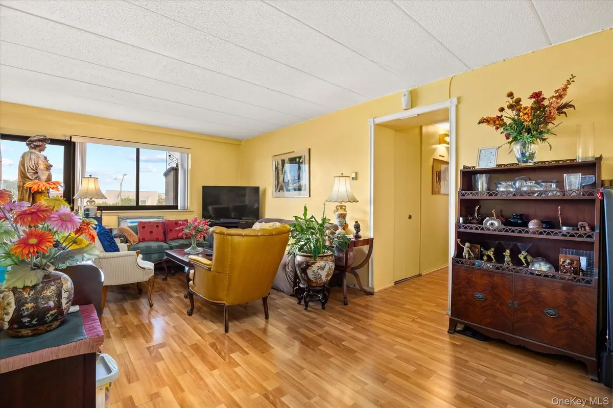 9229 Queens BLVD #6F, Rego Park, NY 11374