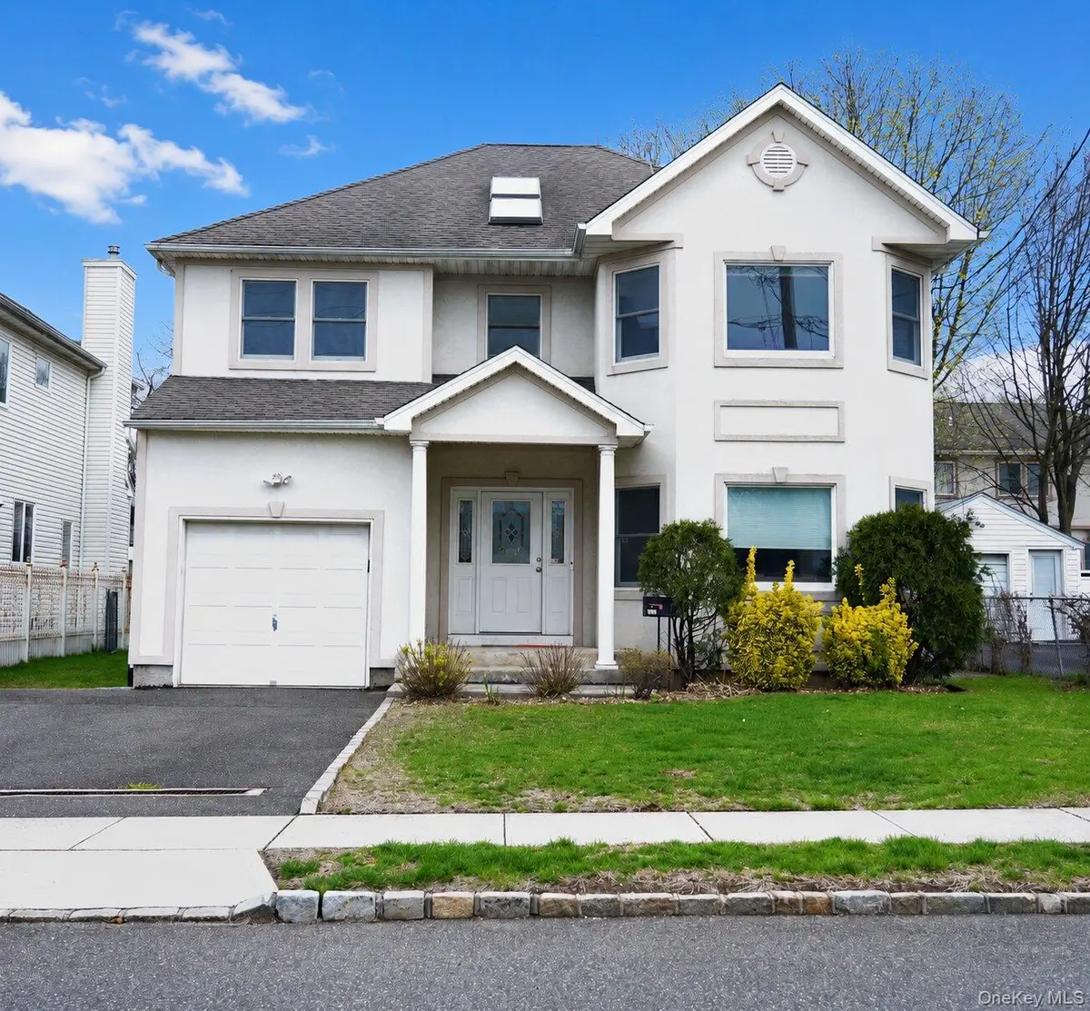 111 Fulton AVE, Garden City Park, NY 11040
