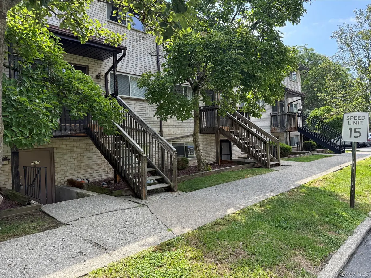 26 Cooper RD #810, Poughkeepsie, NY 12603