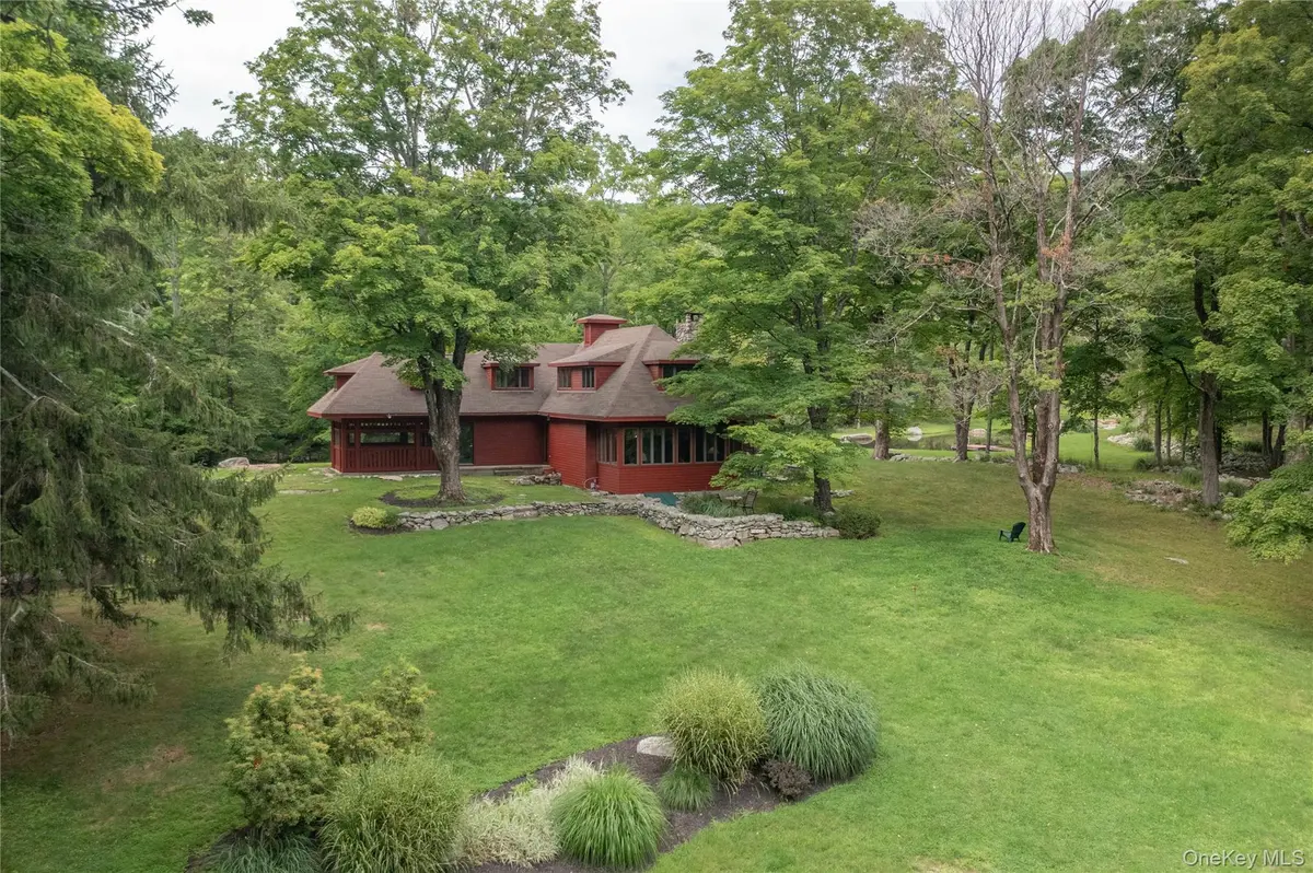 52 Camp Ridge RD, Wallkill, NY 12589