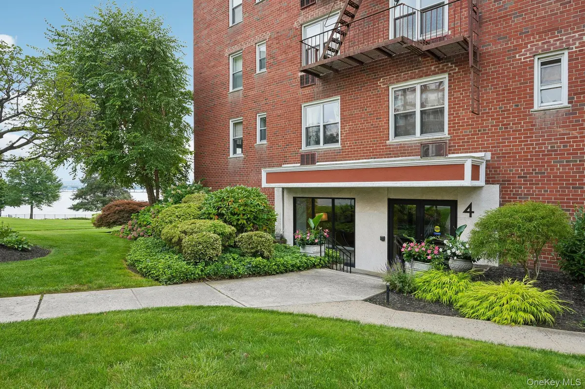 4 Salisbury PT #1D   (DIRECTORY 106), Nyack, NY 10960