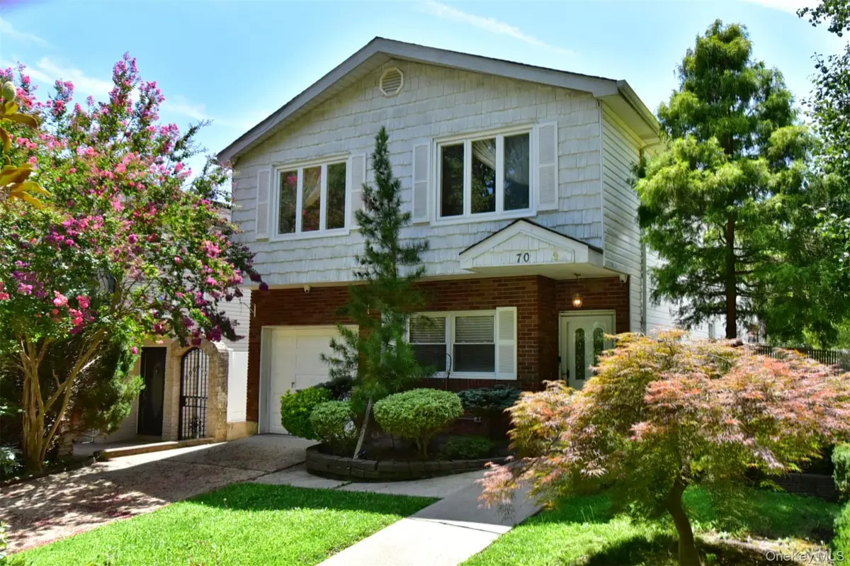 70 Grantwood AVE, Staten Island, NY 10312
