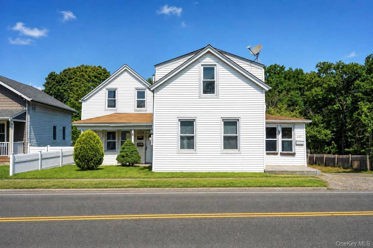 458-460 N Corona AVE, Valley Stream, NY 11580
