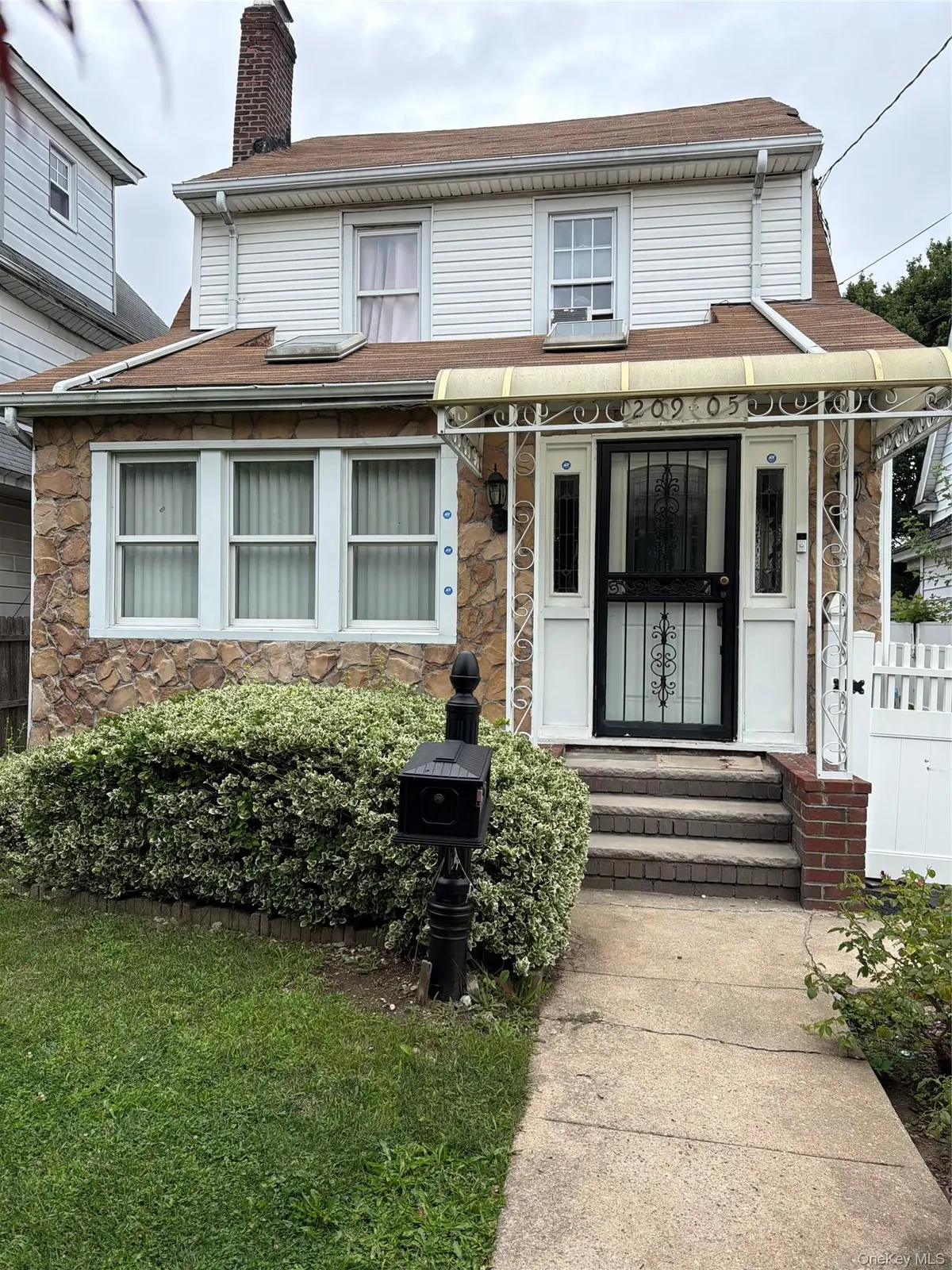 20905 Hollis AVE, Queens Village, NY 11429