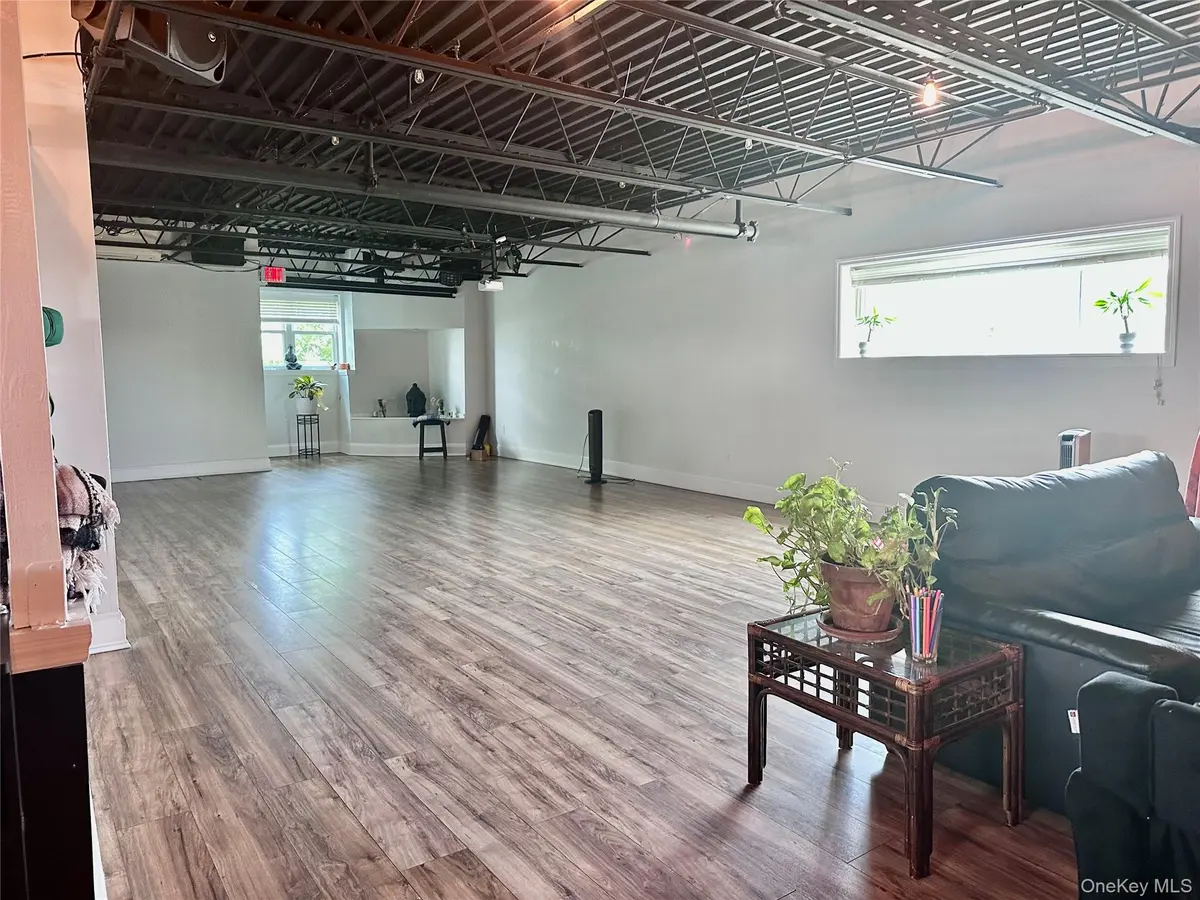 3001 New ST #Suite F, Oceanside, NY 11572