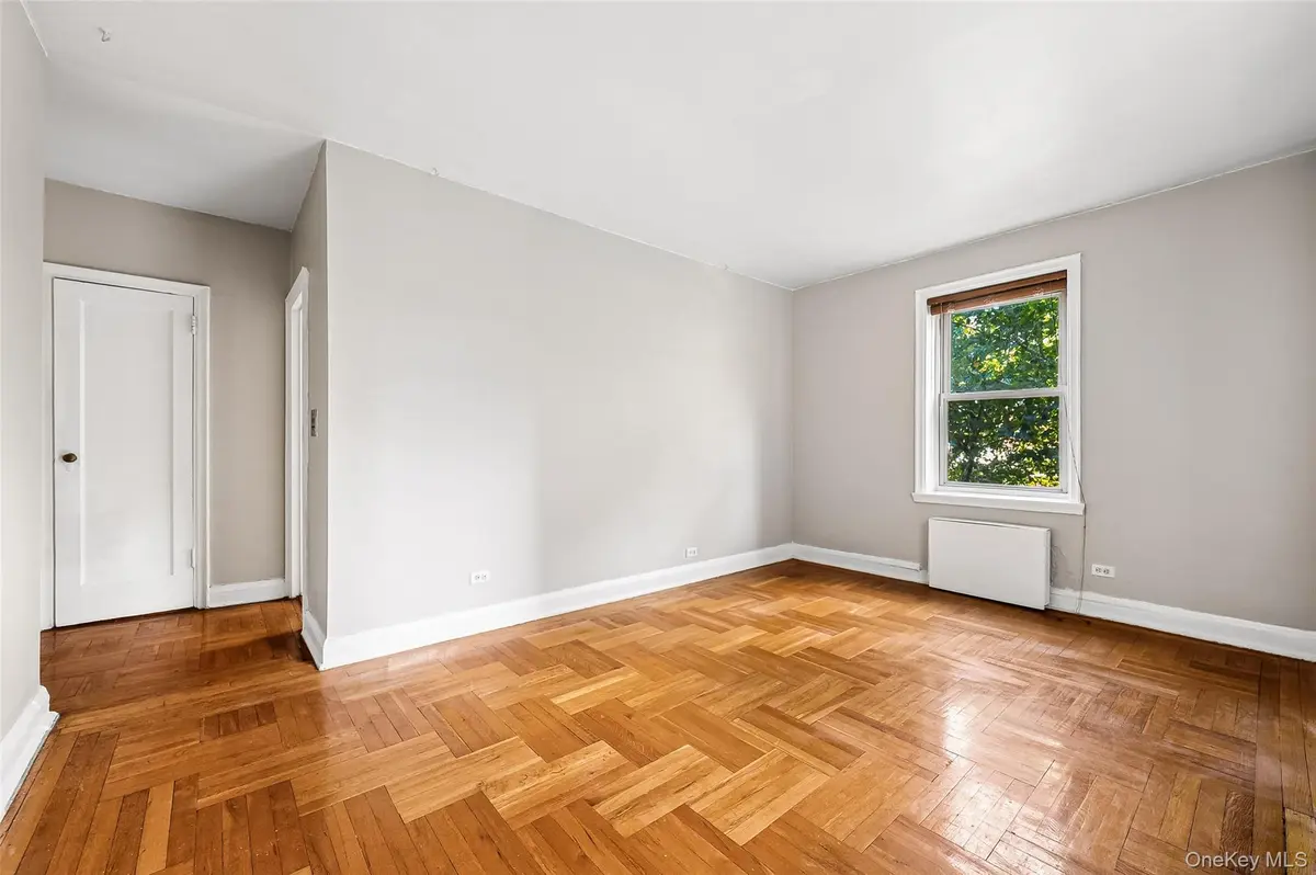 48-42 44th ST #4J, Woodside, NY 11377