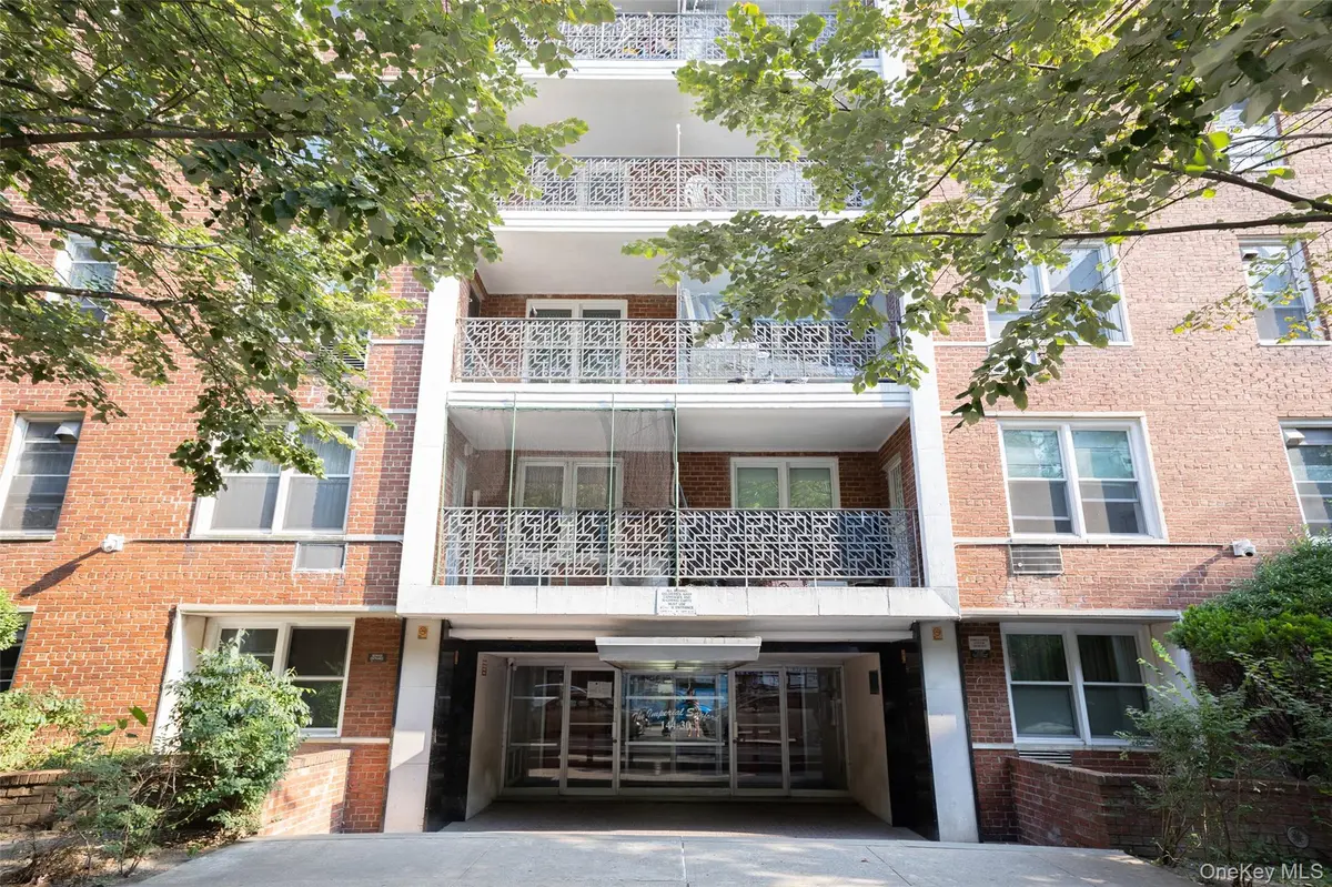 144-30 Sanford AVE #2N, Flushing, NY 11355