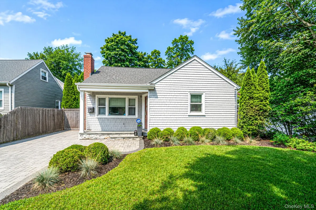 170 Seville BLVD, Sayville, NY 11782
