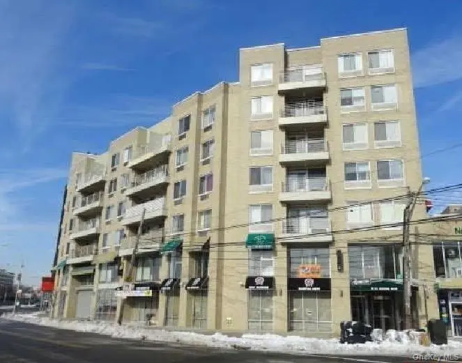 81-15 Queens #6L, Elmhurst, NY 11373