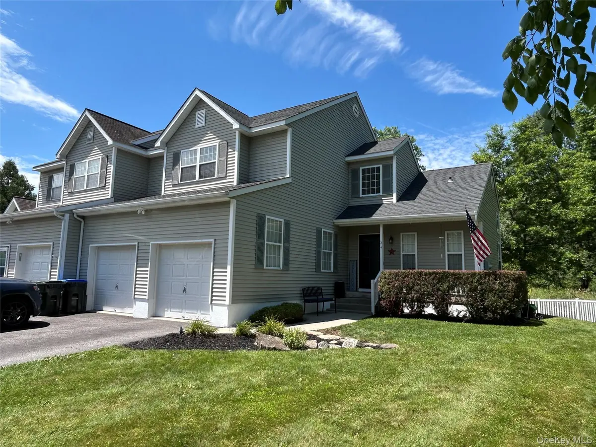24 Waterford CIR, Washingtonville, NY 10992