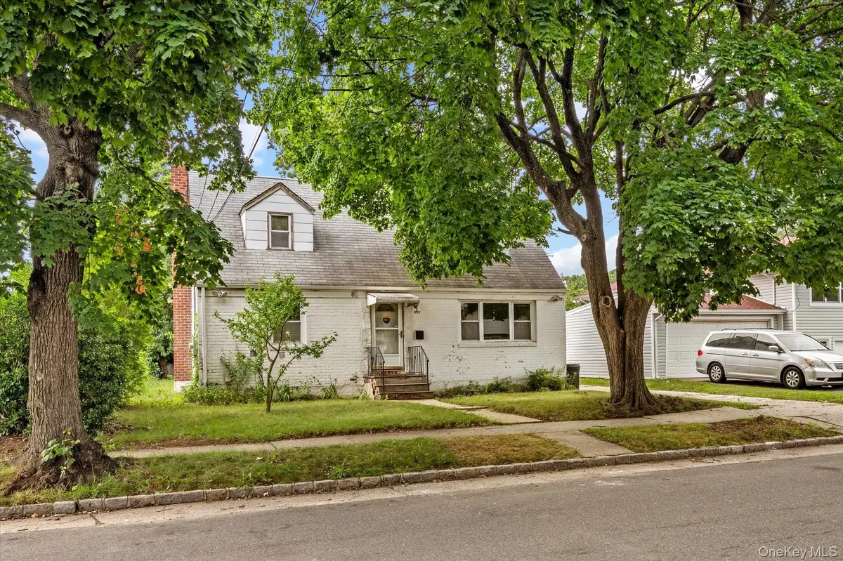1037 Broadway, Westbury, NY 11590
