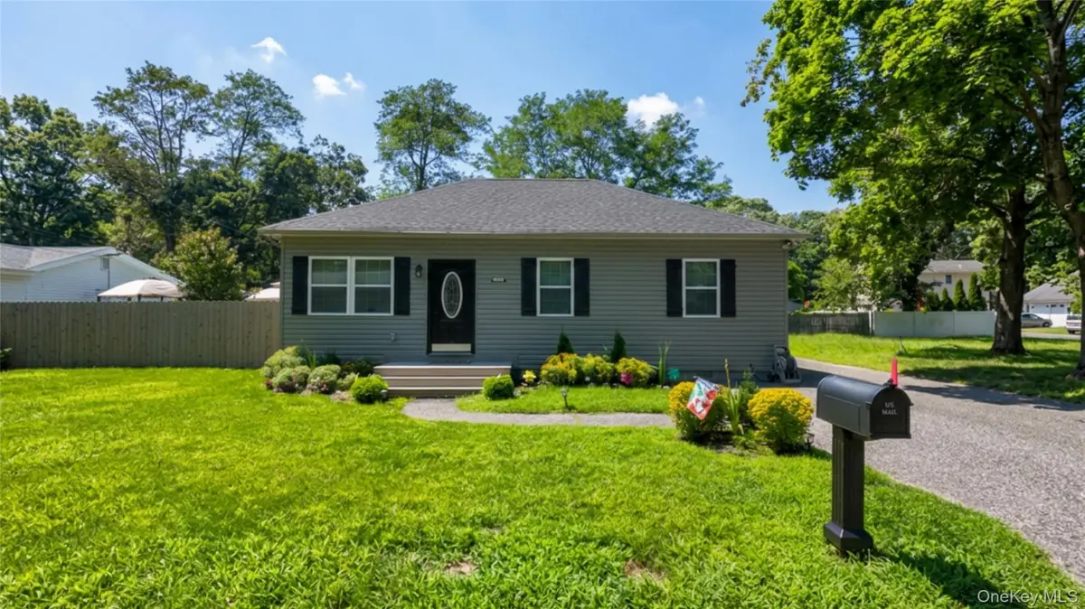 268 Beaver DR, Mastic Beach, NY 11951