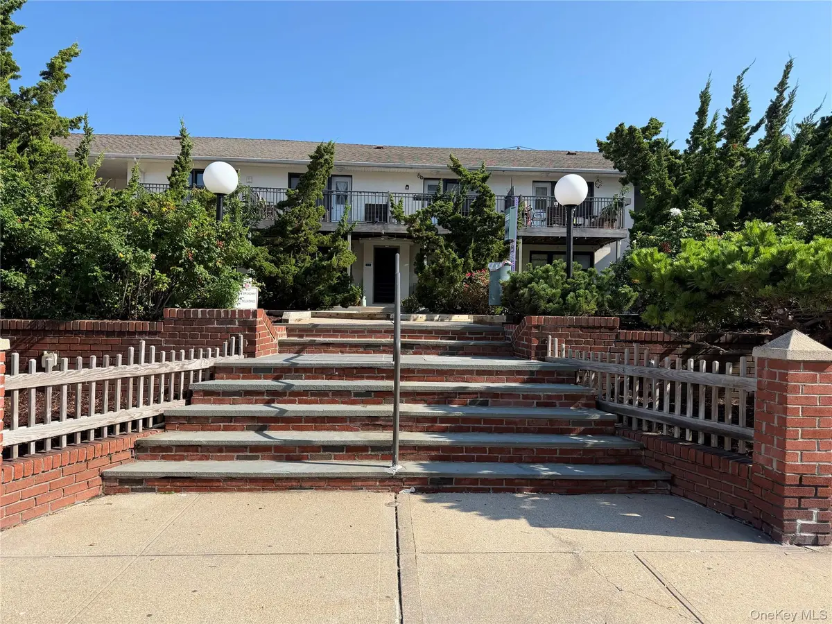 65 W Broadway #11B, Long Beach, NY 11561