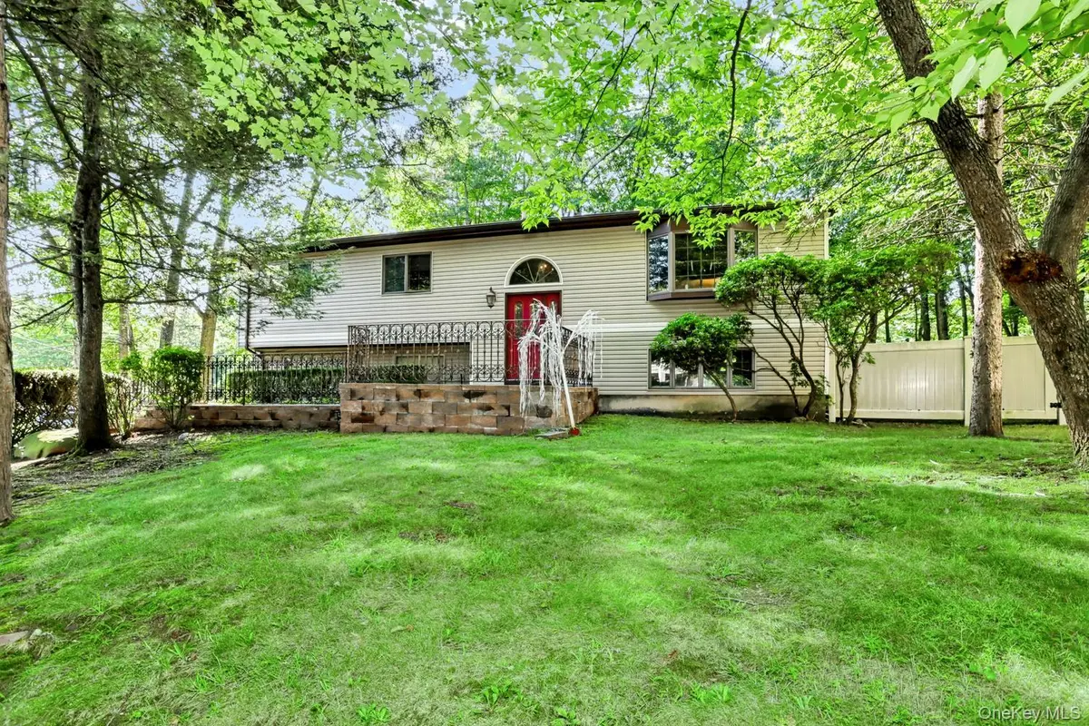 15 Balmoral DR, Spring Valley, NY 10977