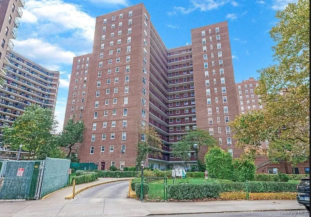 98-20 62nd DR #14N, Rego Park, NY 11374