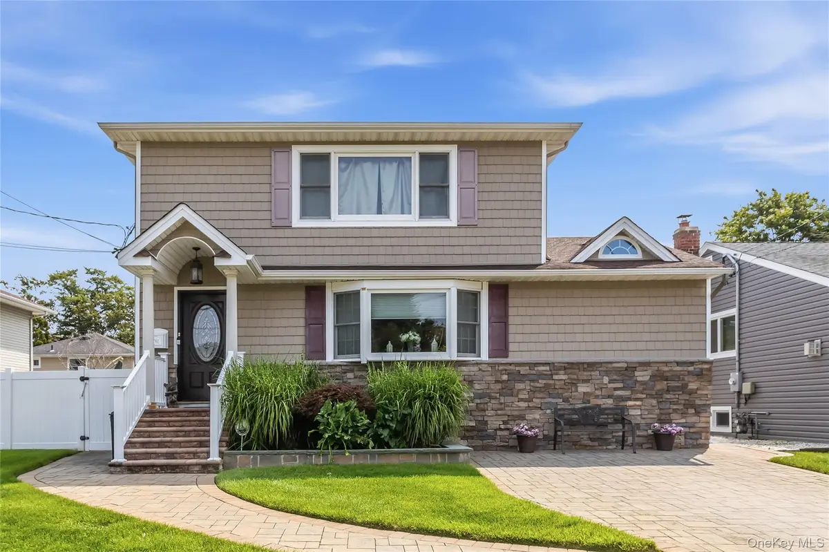 1761 Harold AVE, Wantagh, NY 11793