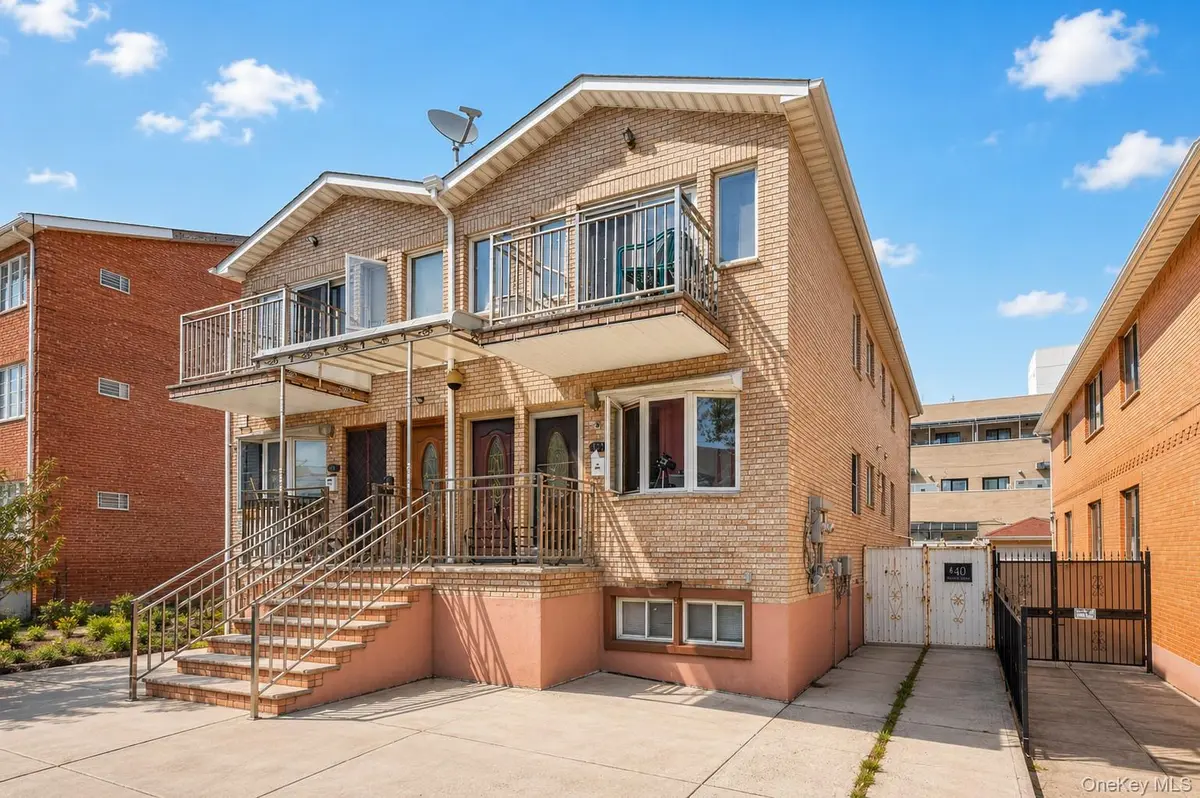 4215 161st ST, Flushing, NY 11358