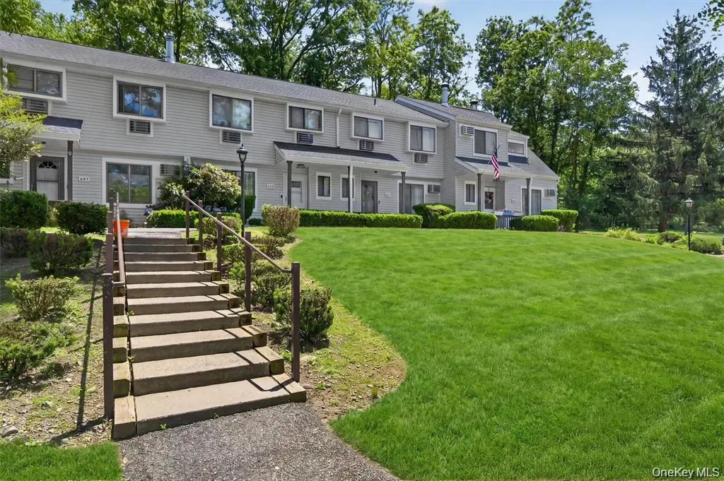 607 Mountain Laurel DR, Monroe, NY 10950