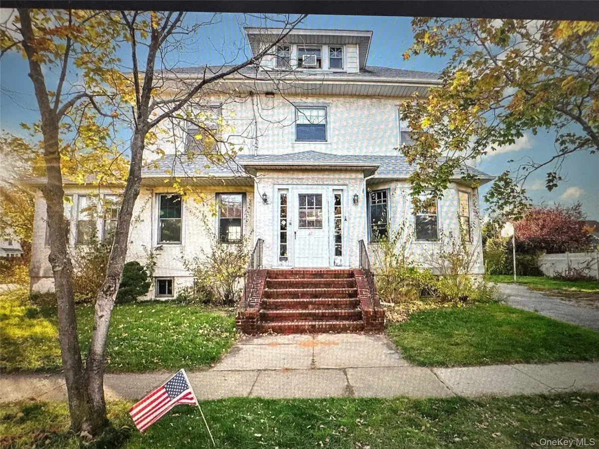 42 Vernon AVE #2, Rockville Centre, NY 11570