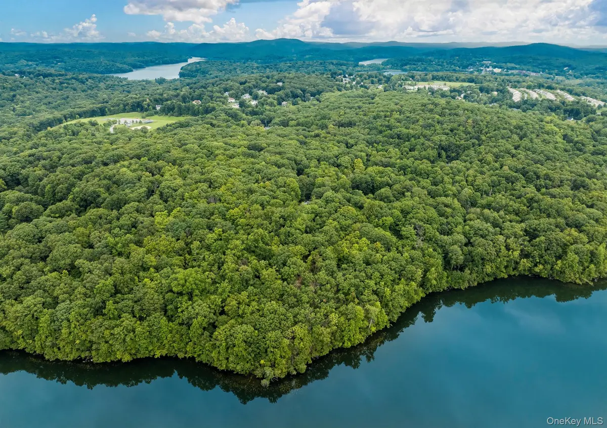 47 Rock RD, Carmel, NY 10512