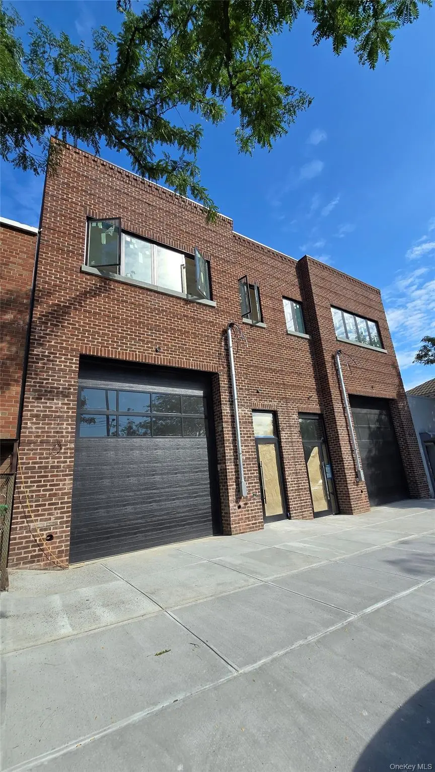 18-28 Steinway Streets, Astoria, NY 11105