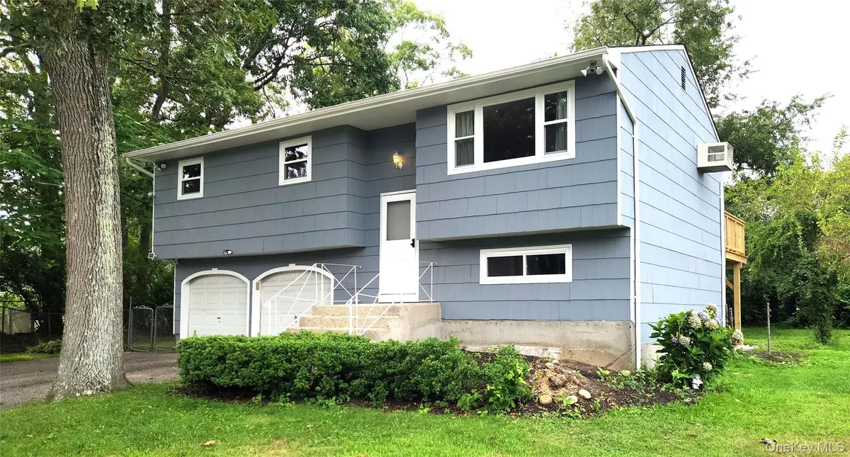 339 Deer RD, Ronkonkoma, NY 11779