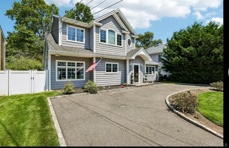 231 Koehl ST, Massapequa Park, NY 11762