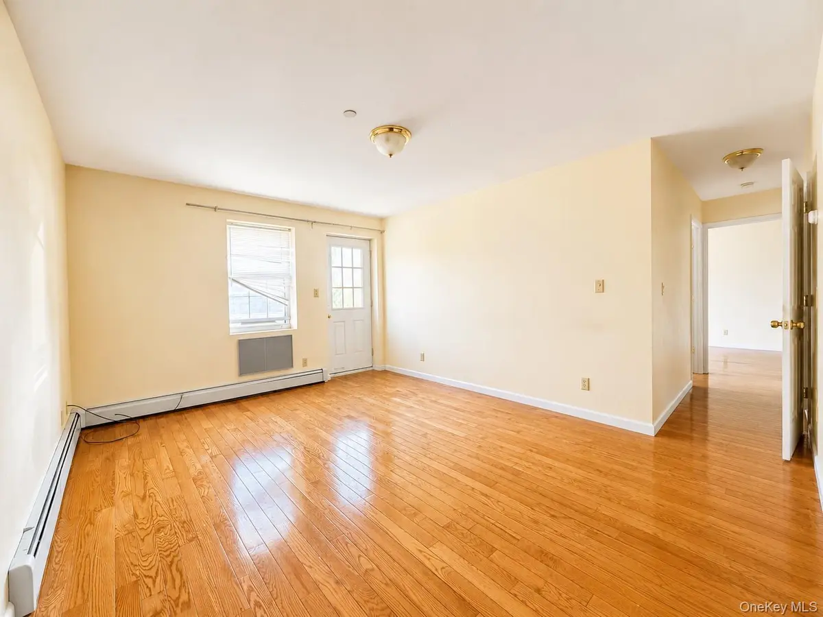 3506 Leavitt ST #7B, Flushing, NY 11354