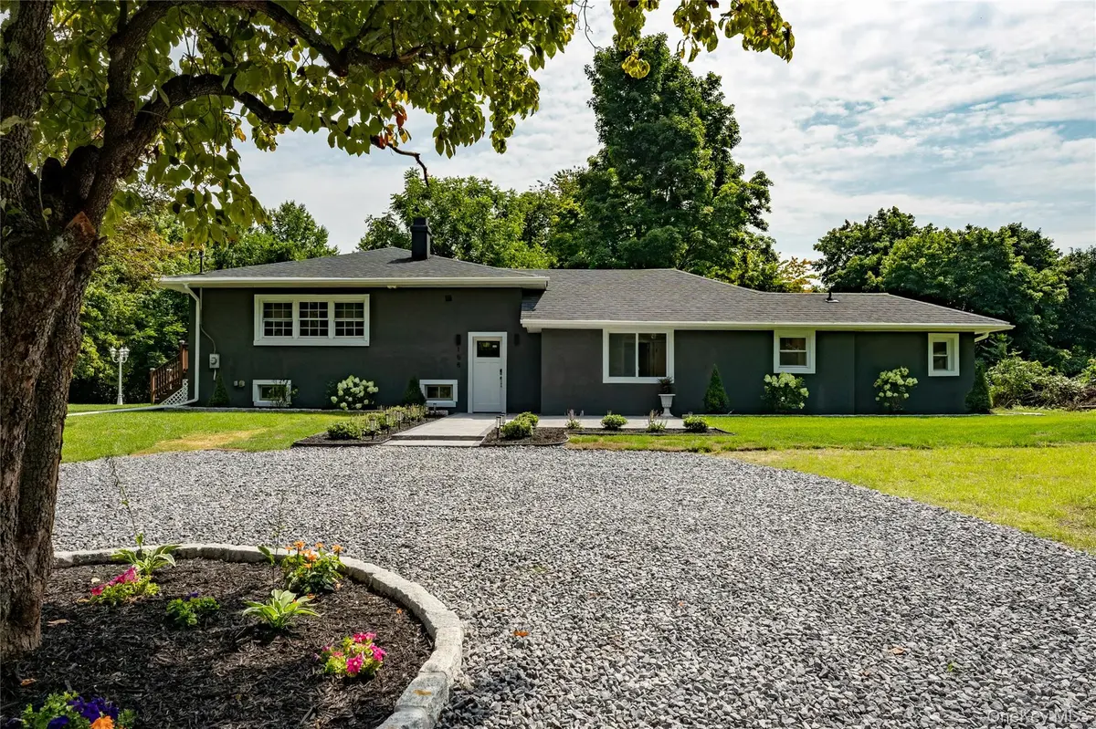 158 Schlueter DR, Hopewell Junction, NY 12533