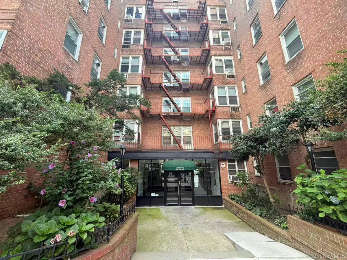 143-40 41 AVE #4H, Flushing, NY 11355