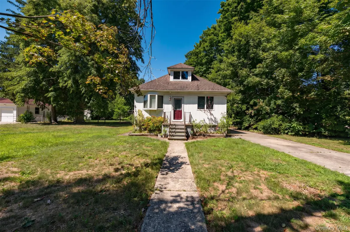 2780 Cedar AVE, Ronkonkoma, NY 11779