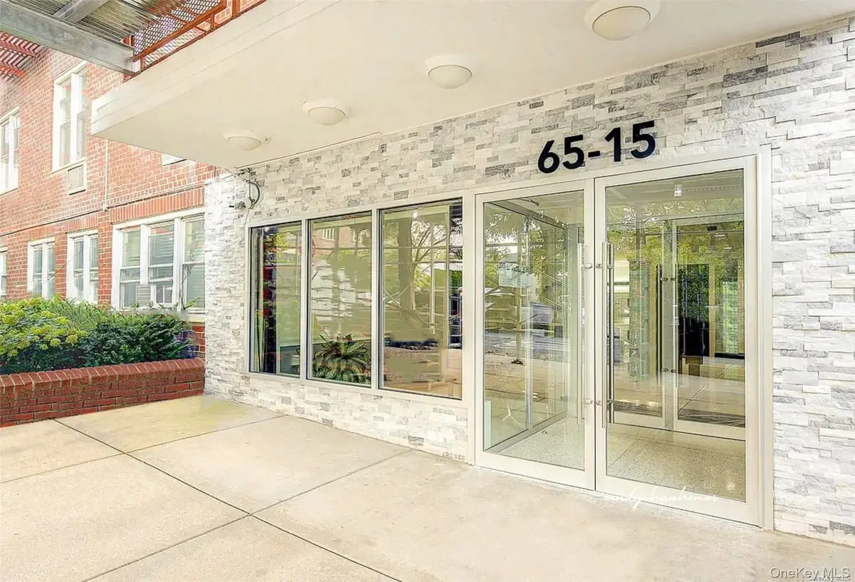 65-15 Alderton ST #5/F, Rego Park, NY 11374