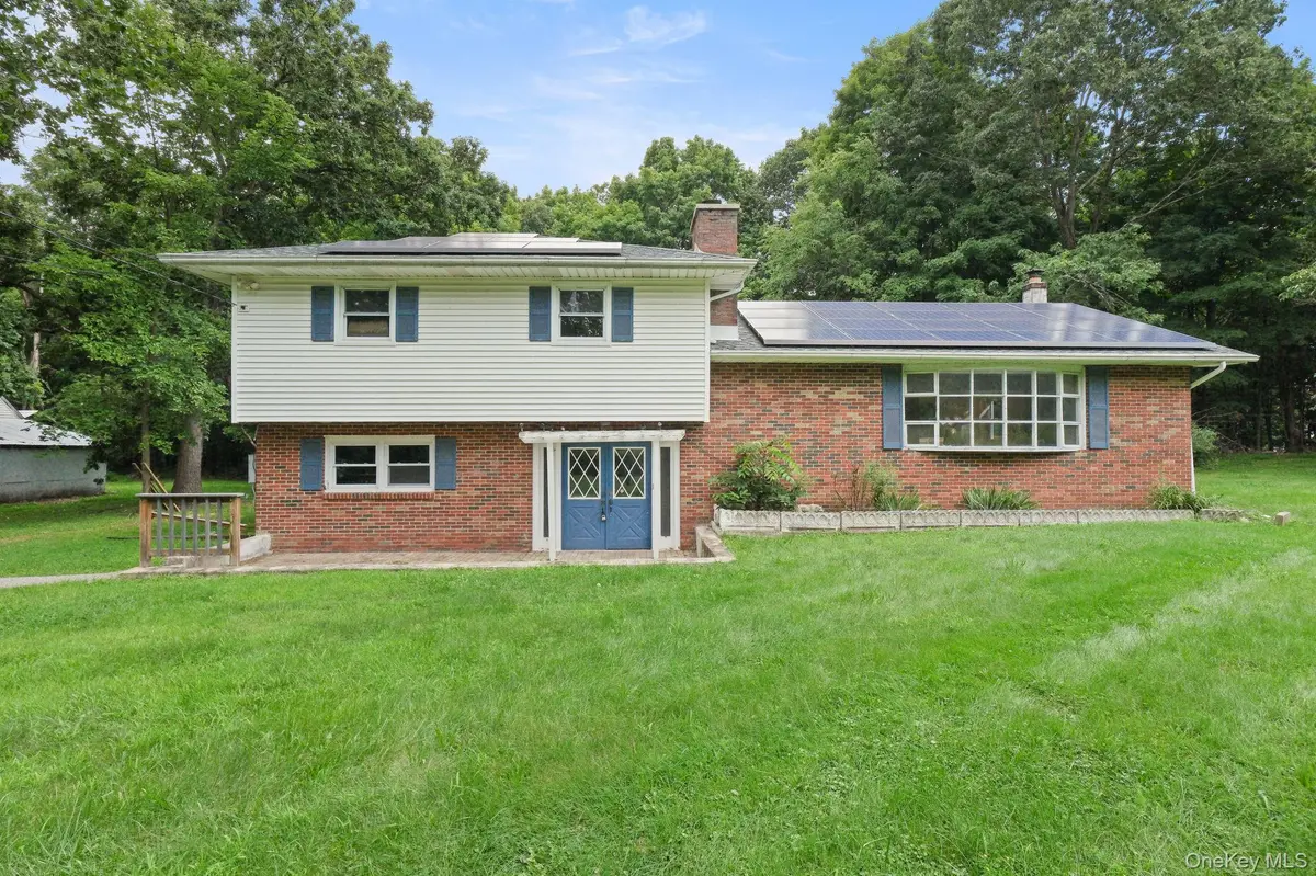 10 Creeden DR, Middletown, NY 10940