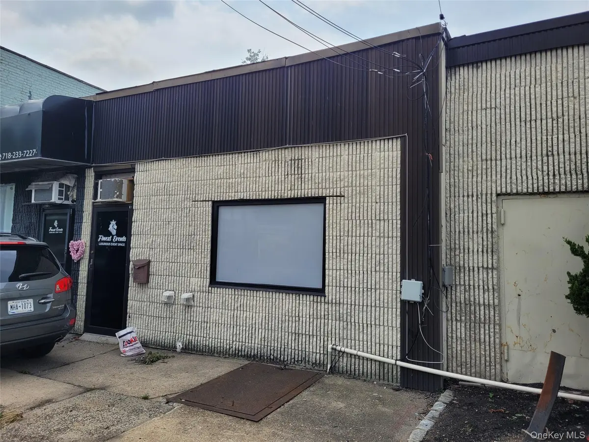771 A Hempstead TPKE, Elmont, NY 11003