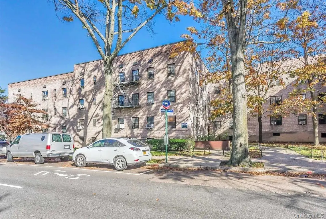 78-11 Main ST #3F, Kew Gardens, NY 11367