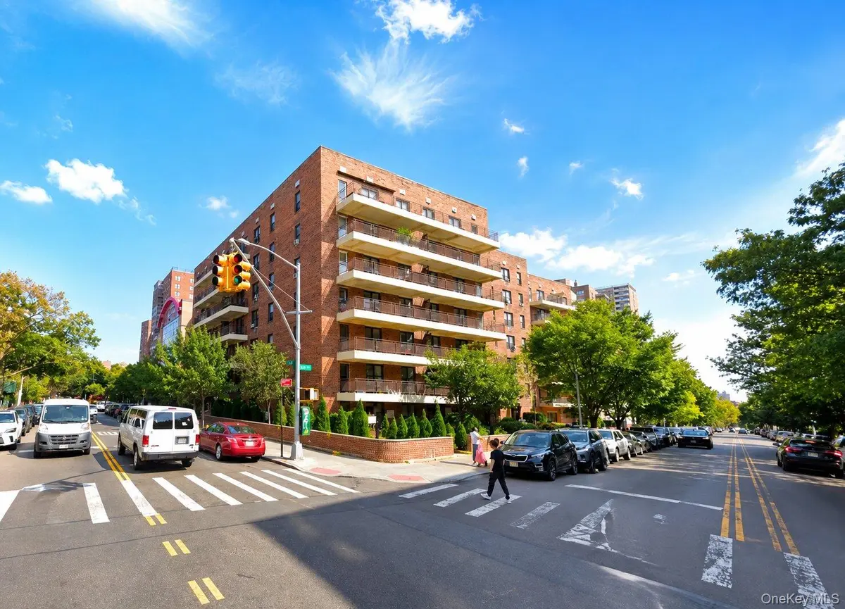 13710 Franklin AVE #603, Flushing, NY 11355
