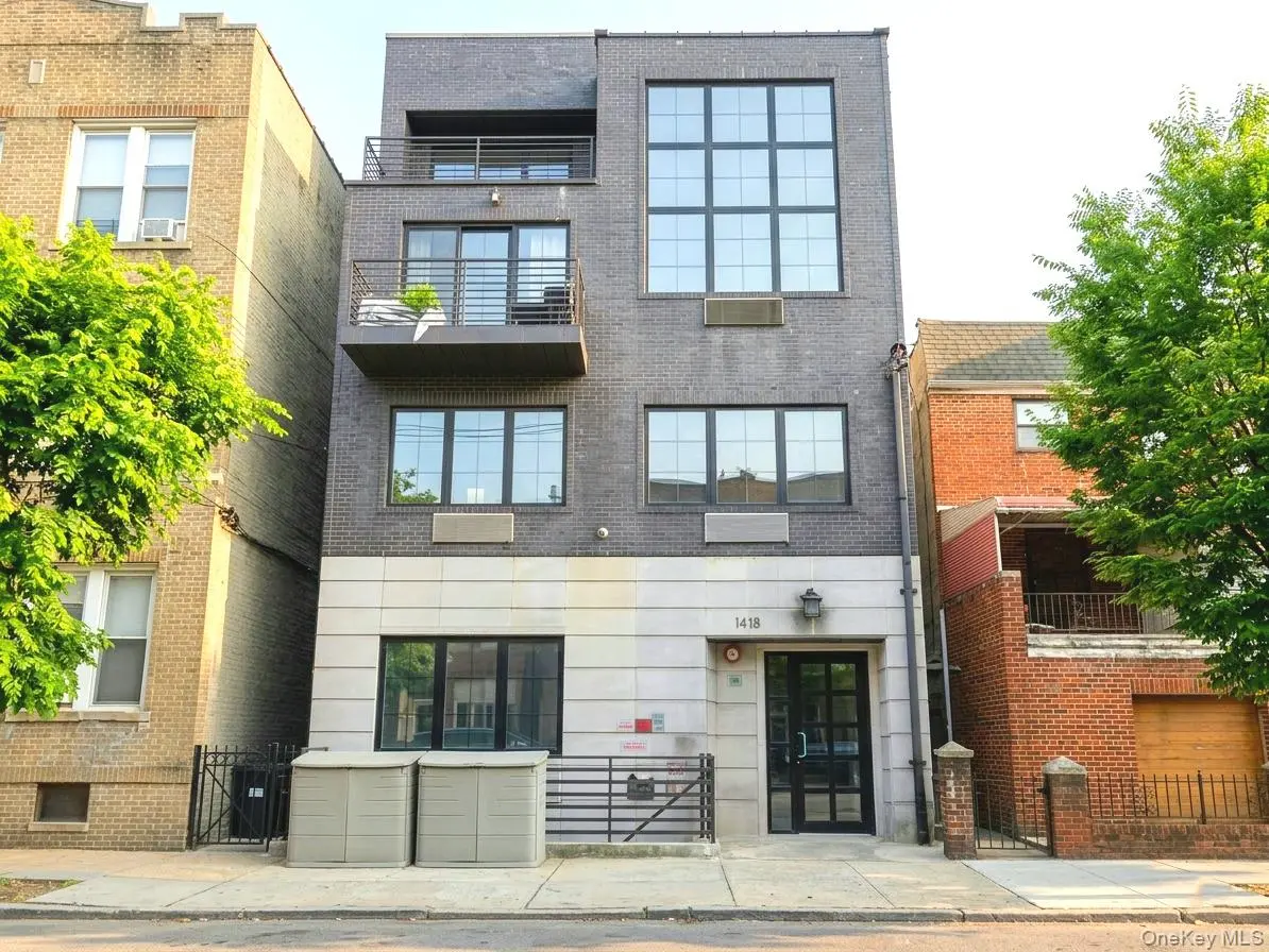 14-18 31st ST, Astoria, NY 11106
