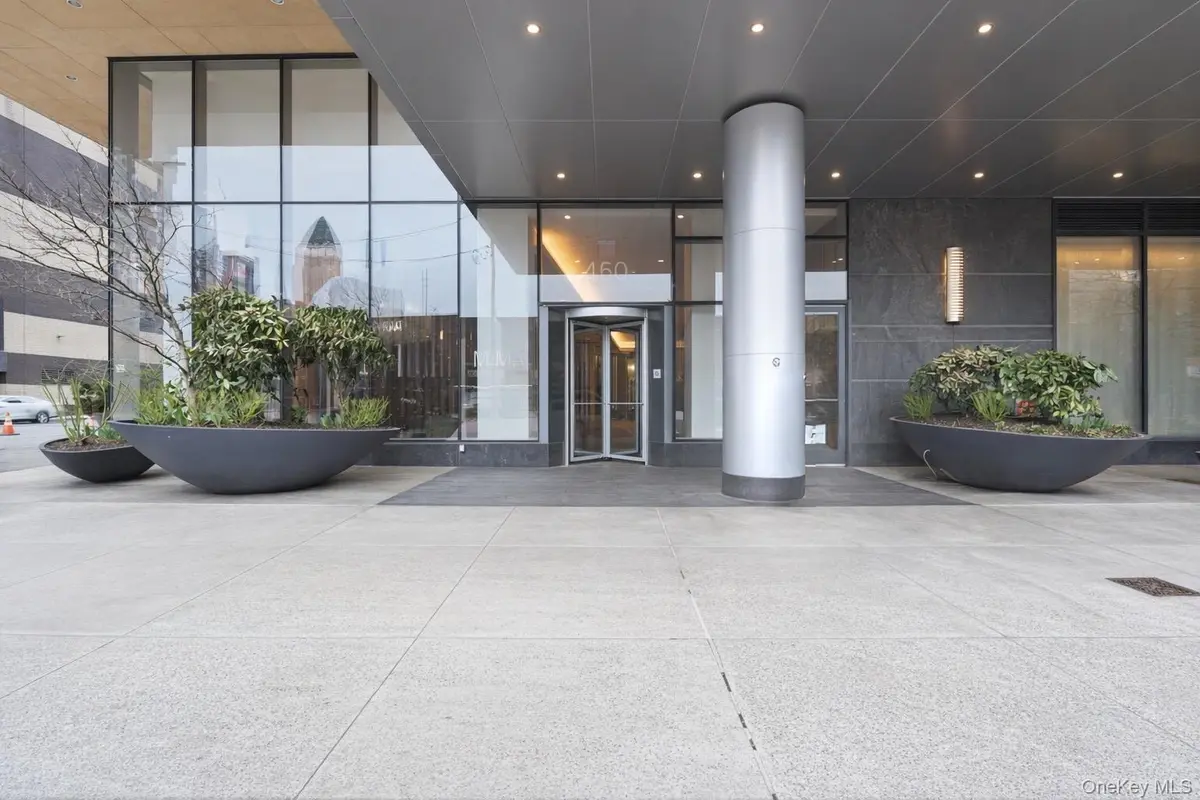 460 W 42nd Street #57G, New York (manhattan), NY 10036