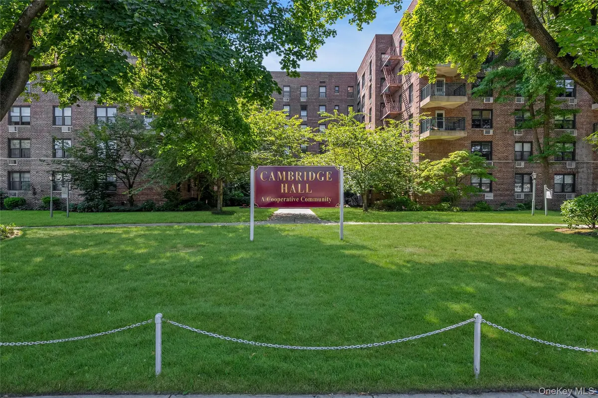 224-24 Union TPKE #3K, Oakland Gardens, NY 11364