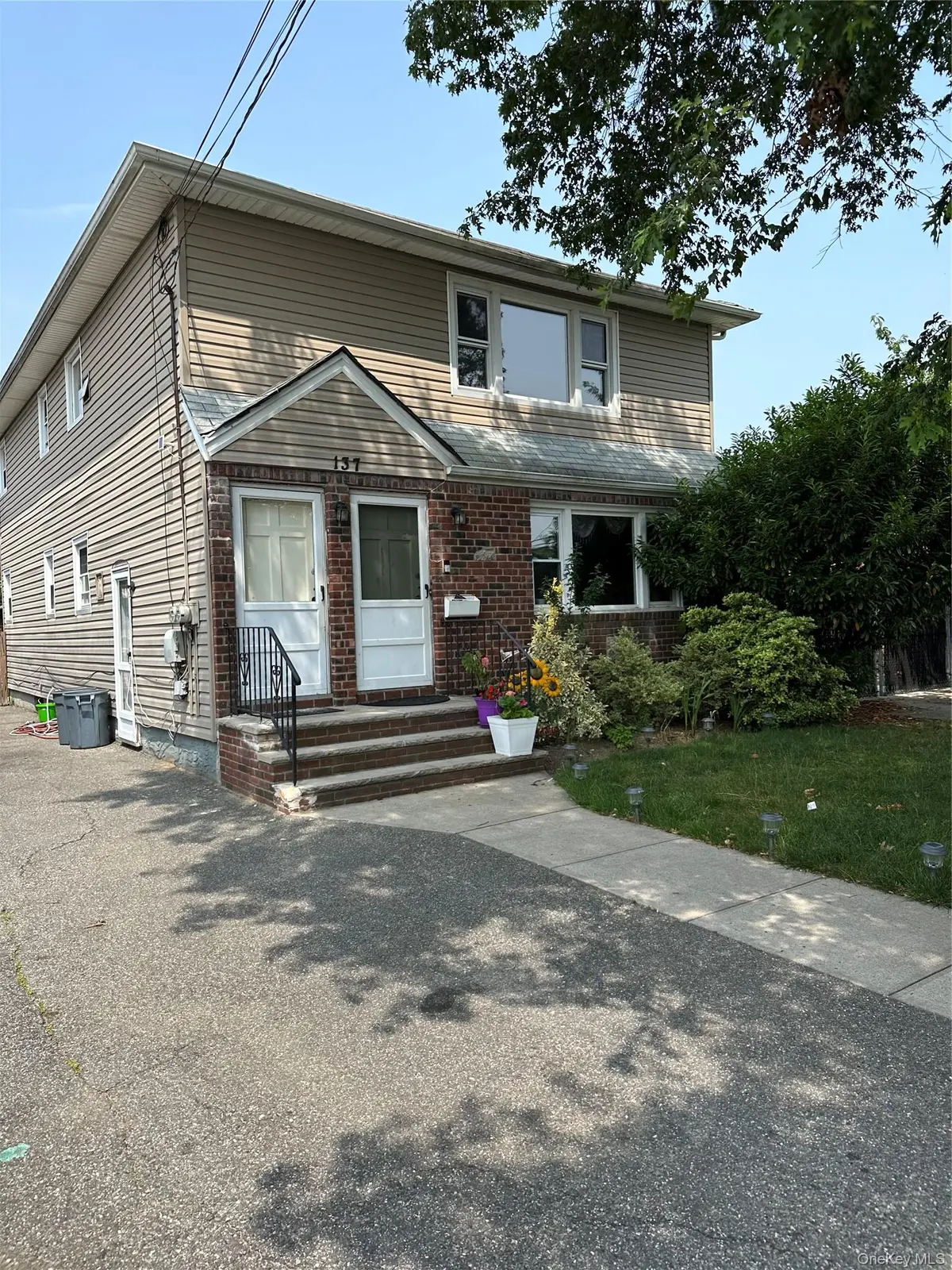 137 Nassau BLVD, Garden City South, NY 11552