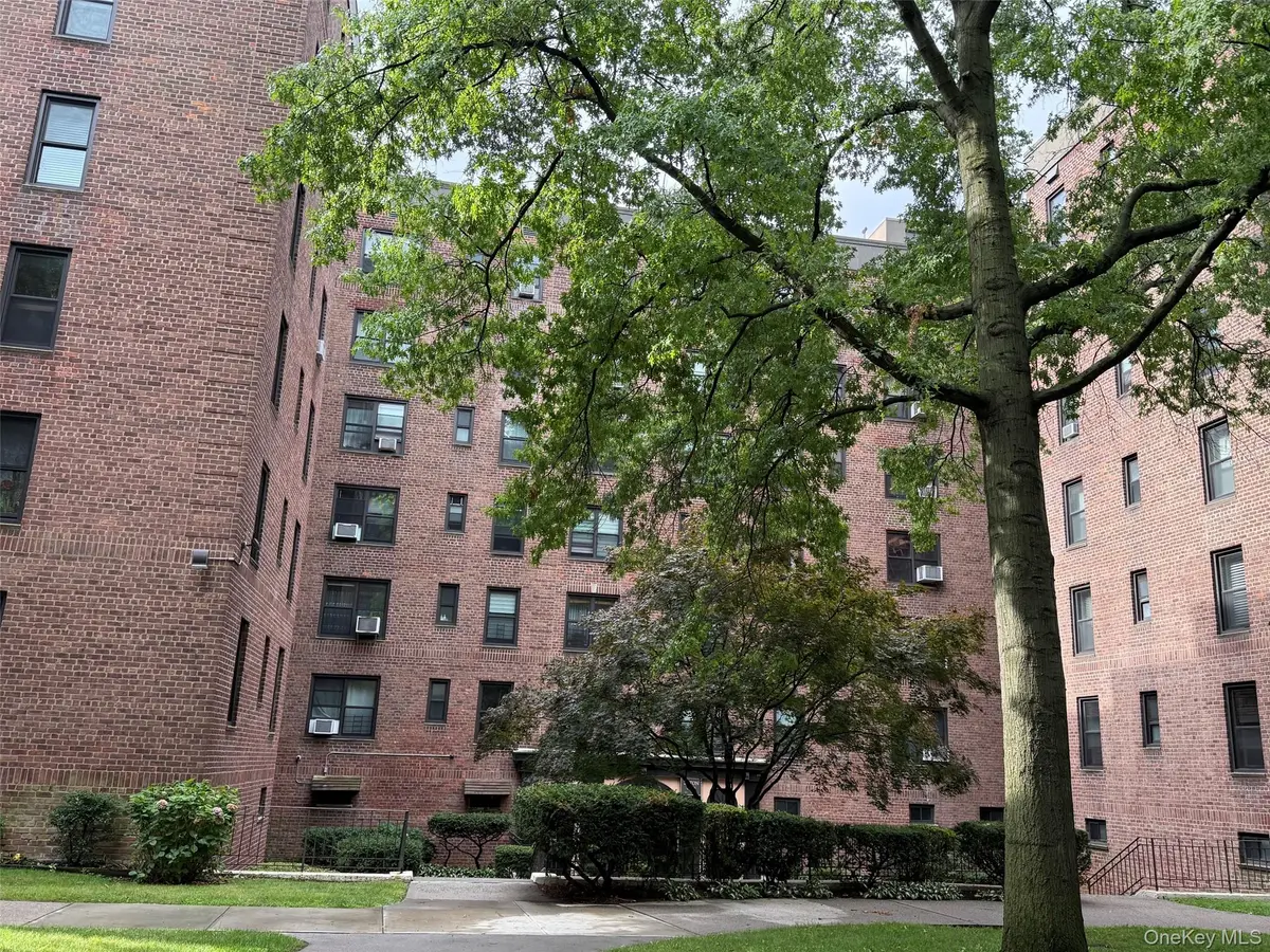 83-85 Woodhaven BLVD #4F, Woodhaven, NY 11421