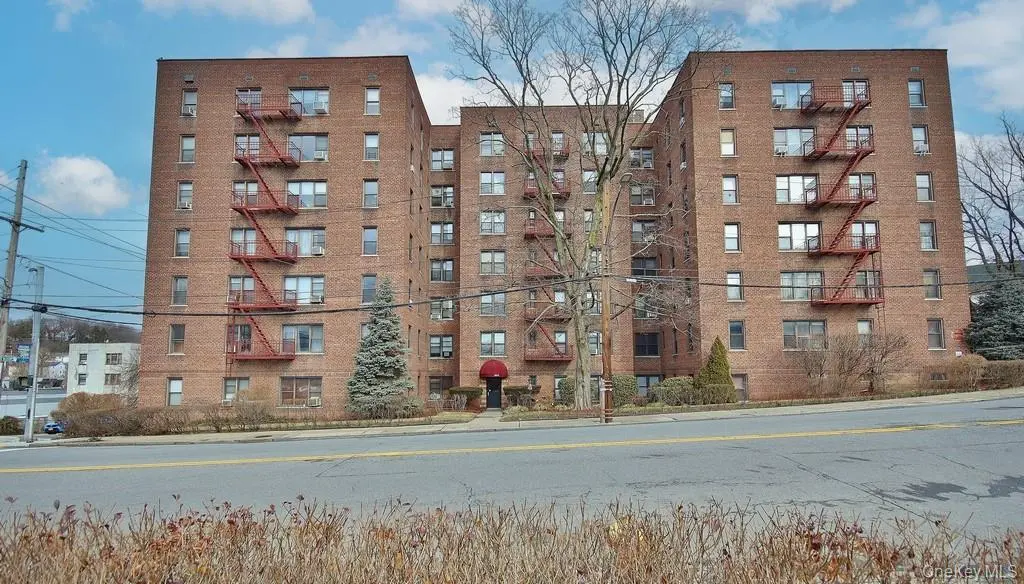 95 Sedgewick AVE #4E, Yonkers, NY 10705