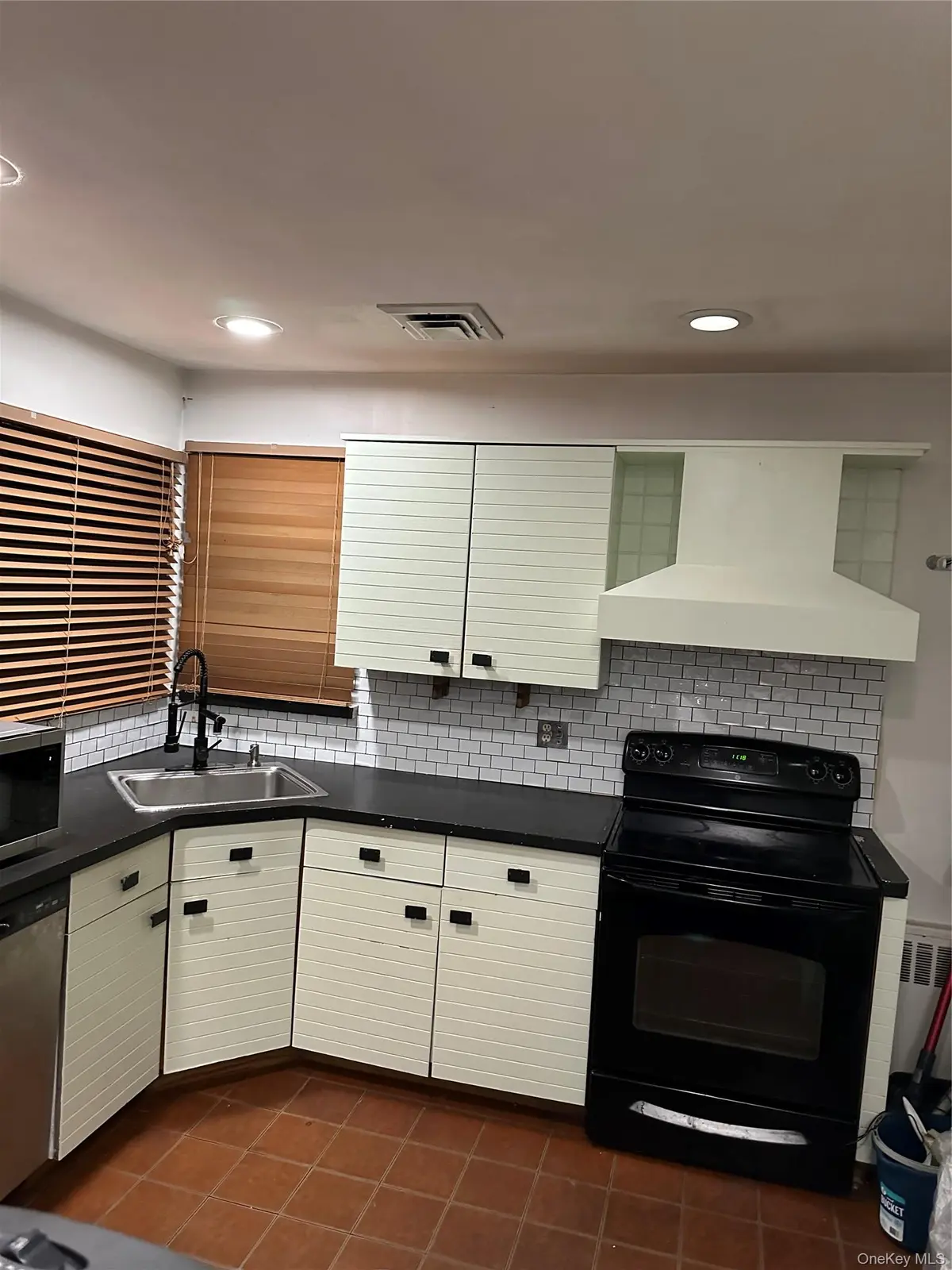 Address not disclosed, Franklin Square, NY 11010